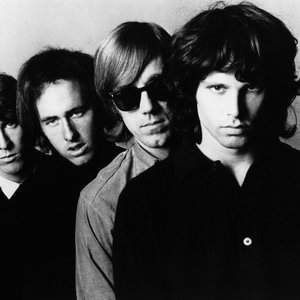 Логотип песни Riders on the storm (feat. Snoop Dogg) исполнителя The Doors