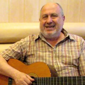 Логотип песни Где-то среди звёзд заблудилась Мама исполнителя Роман Булгачев